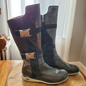 Donald J Pliner Black Boots size 8.5